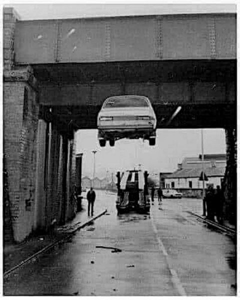 voiture pont.jpg