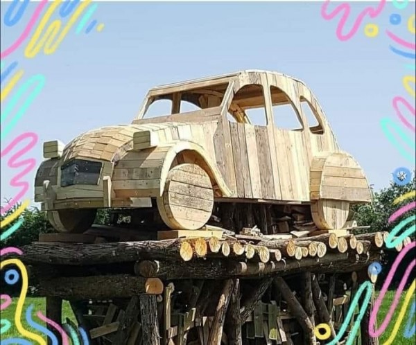 2 CV en bois.jpg