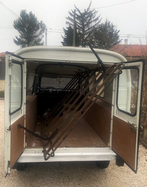 85367F51-ACD6-44C6-A9BA-BA9350E3A7A4.jpeg (394.75 Kio) Vu 2364 fois Je sais, normalement elle se pose sur le toit