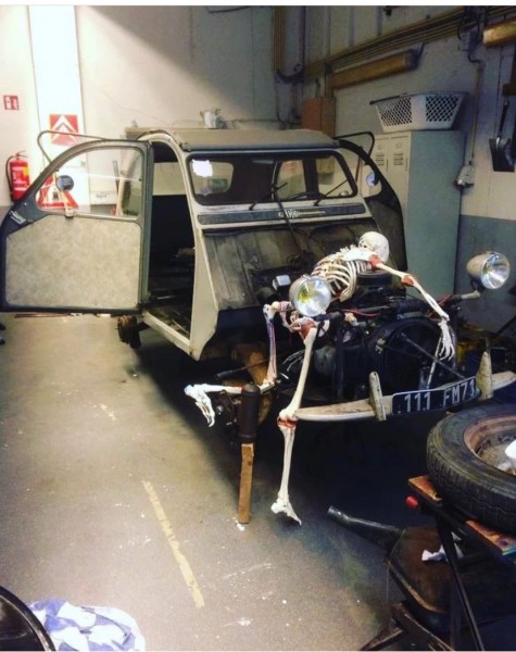 BAB15141-D280-427A-B5E6-7E0E2E5FF1F7.jpeg (245.51 Kio) Vu 3703 fois Trop longue cette restauration