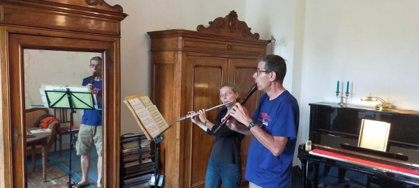 WhatsApp Image 2022-06-26 at 11.23.09.jpeg (143.88 Kio) Vu 1589 fois Duo de flûte avec Elisabeth, épouse de Roland