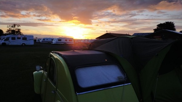 WhatsApp Image 2022-07-05 at 21.47.15.jpeg (92.51 Kio) Vu 2156 fois Il est bientôt 22 heures le soleil n'est pas encore couchée