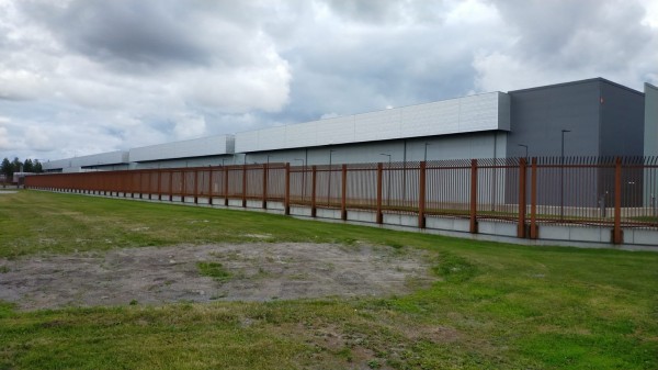 WhatsApp Image 2022-07-15 at 18.46.51.jpeg (196.87 Kio) Vu 809 fois Serveurs européens de Facebook implantés à Luleå parce que le climat contribue à les refroidir