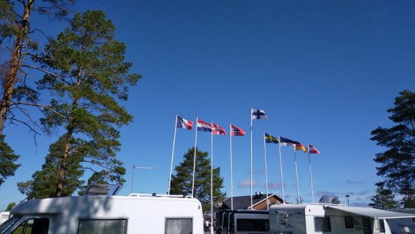 Le drapeau Français à été ajouté ce matin