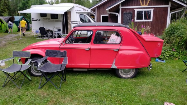 WhatsApp Image 2022-07-22 at 17.29.09.jpeg (319.52 Kio) Vu 852 fois Une des première Dyane importée en Finlande. un sysltème permet de sortir tout l'avant très rapidement pour accéder au moteur