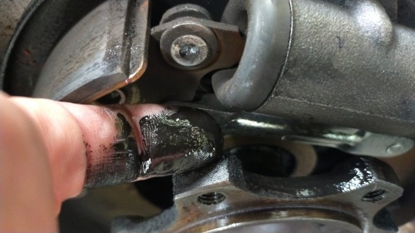 WhatsApp Image 2022-08-09 at 08.40.09.jpeg (148.02 Kio) Vu 1122 fois Le gras vient plutôt du roulement de sortie de boite qui perd sa graisse.