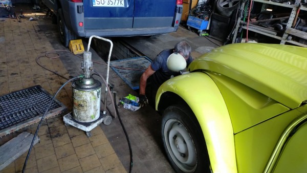 WhatsApp Image 2022-08-11 at 09.46.36.jpeg (224.2 Kio) Vu 1102 fois Les 4 graisseurs sont maintenant graissés.