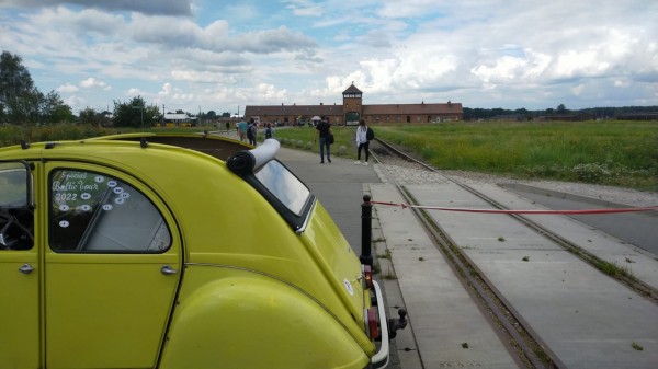 WhatsApp Image 2022-08-11 at 11.29.35.jpeg (152.19 Kio) Vu 2484 fois Puis passage devant Auschwitz