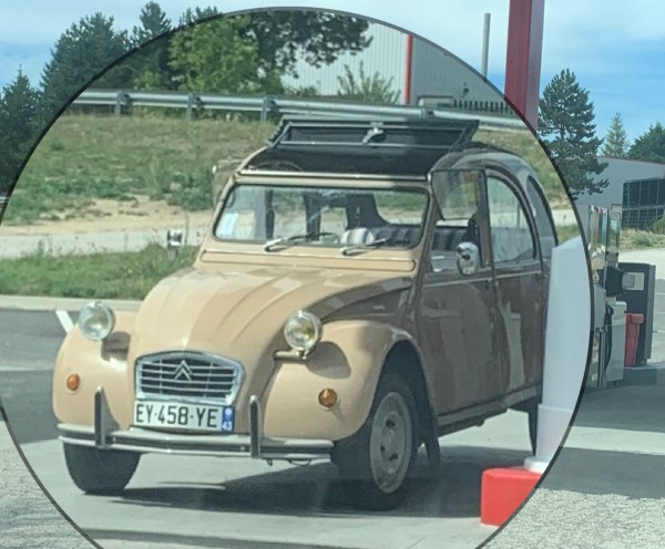 76B29267-032D-4CF4-B028-D77CDF65FD92.jpeg (440.14 Kio) Vu 4700 fois Heureuse deuchiste depuis 1 an