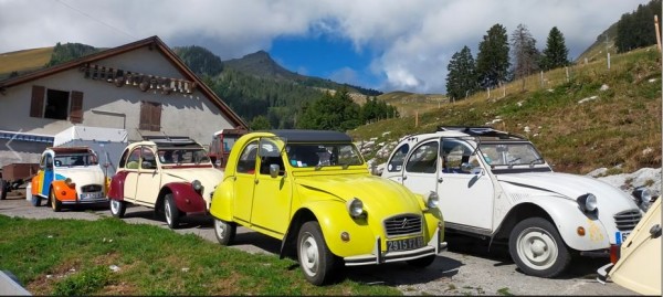 Capture 100.JPG (106.34 Kio) Vu 2818 fois Monté dans l'alpage pour visiter une fabrique artisanale de Gruyère.