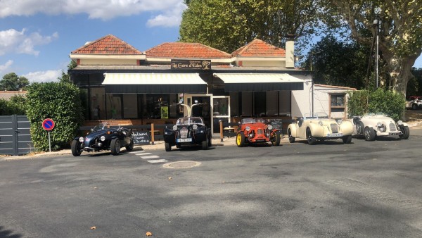 WhatsApp Image 2022-09-06 at 15.22.30.jpeg (374.83 Kio) Vu 1208 fois Une cinquième pour le resto. C'est un avion.