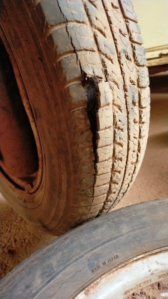 WhatsApp Image 2023-01-12 at 18.06.43.jpeg (153.77 Kio) Vu 2149 fois On a eu de la chance d'arriver jusqu'à Ouaga avec un tel pneu