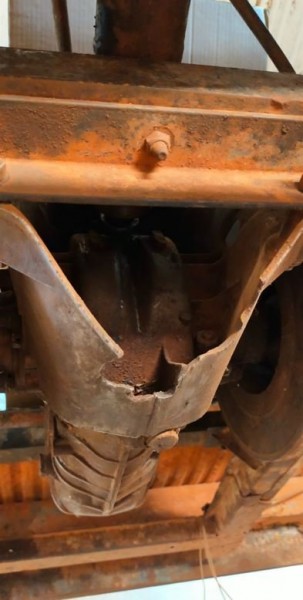 Capture 28.JPG (54.17 Kio) Vu 2122 fois le carter de la boite arrière est cassé, heureusement sans impact sur l'étanchéité.