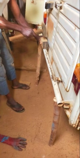 Capture 18.JPG (58.82 Kio) Vu 6990 fois J'ai aussi redressé le par choc arrière: