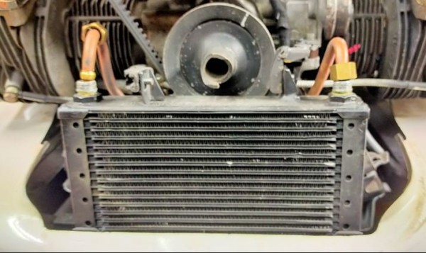 Capture 71.JPG (68.75 Kio) Vu 5711 fois J'ai débranché les arrivé d'huile. (comme c'est par en haut, pas de perte d'huile).