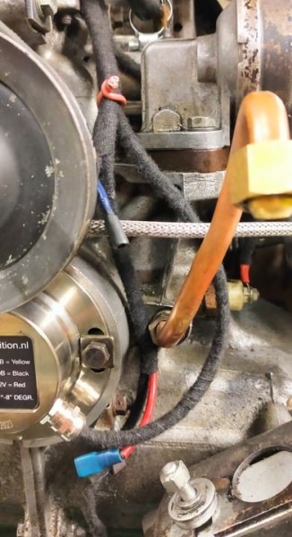 Capture 81.JPG (70.88 Kio) Vu 5653 fois Maintenant les 3 fils de l'allumage électronique est dans un toron spécifique, facilement changeable.