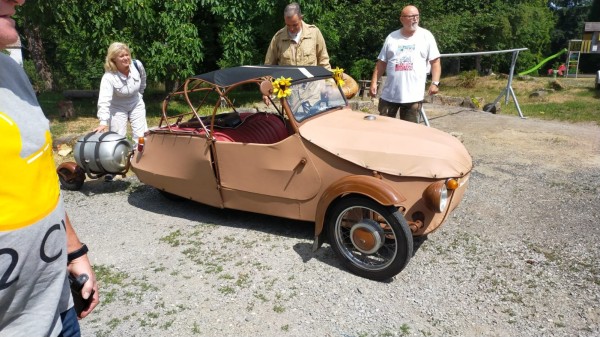 Velorex Voiture populaire Tchèque en toile sur structure tubulaire. 350 cc 2 temps