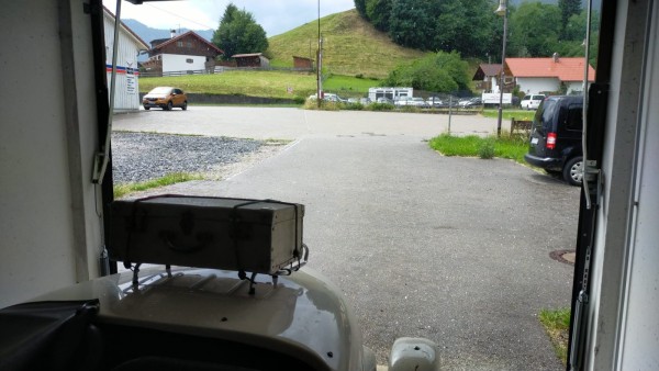 WhatsApp Image 2023-07-18 à 13.57.17.jpg (275.98 Kio) Vu 17467 fois Arrêt à l'abri pendant une averse de grêle
