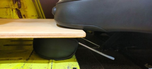 Capture 83.JPG (47.13 Kio) Vu 4501 fois positionnement de l'appui tête sous la planche et baisse du dossier en appui sur la planche