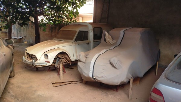 l'objectif de la matinée, est la remis en route de la 2CV