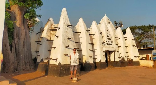 puis visite de la mosquée de Larabanga, une des plus ancienne d'Afrique de l'ouest, vieille de 600 ans.