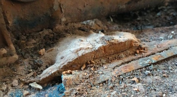 Capture 70.JPG (111.59 Kio) Vu 27975 fois mais aussi beaucoup de boue séchée. que se trouve-t-il à l'intérieur du châssis