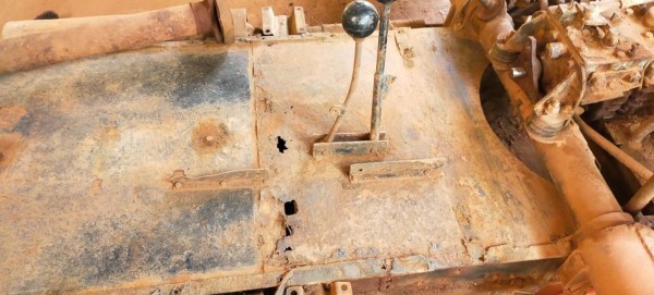 Capture 78.JPG (123.98 Kio) Vu 3928 fois Là ou la tôle d'origine est visible, elle est en mauvais état.<br />je pense que le dessus est à reprendre.