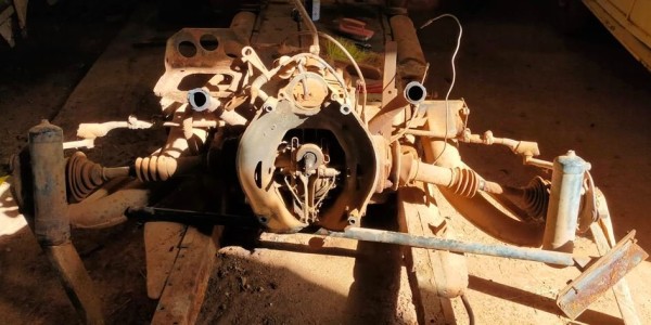 Capture 83.JPG (95.47 Kio) Vu 5495 fois Le moteur est déposé. c'est un embrayage à linguet. donc mécanique d'avant 1983. Je n'aurai la galère de compatibilité comme certain