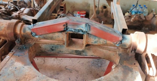 Capture 93.JPG (87.73 Kio) Vu 3896 fois Voici les renforts que j'ai commencer à fixer (un U à base de 2 cornières)