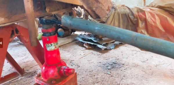 Capture 92.JPG (92.77 Kio) Vu 3895 fois les 4 vis sont venu sans problème. faut dire que depuis 3 jours je les arrosent de DW40.