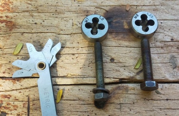 Capture 140.JPG (106.1 Kio) Vu 4638 fois la vis qui était monté, était une M8 au pas de 1.25 mm<br />les vis de tenu du couvercles sont des M7 au pas de 1 mm<br />une des vis longue du couvercle semble bien corresponde, avec passage libre dans la première partie, et se visse avec difficulté dans la deuxième partie.