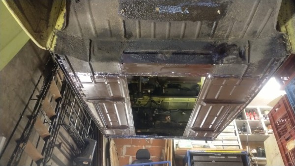 WhatsApp Image 2024-04-04 à 16.56.10_300ec217.jpg (239.67 Kio) Vu 6215 fois caisse vue de dessous