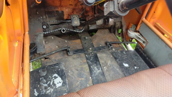 WhatsApp Image 2024-05-19 à 17.12.05_ebfc3df7.jpg (218.76 Kio) Vu 3238 fois Et ses 4 roues directrices sophistiquées.