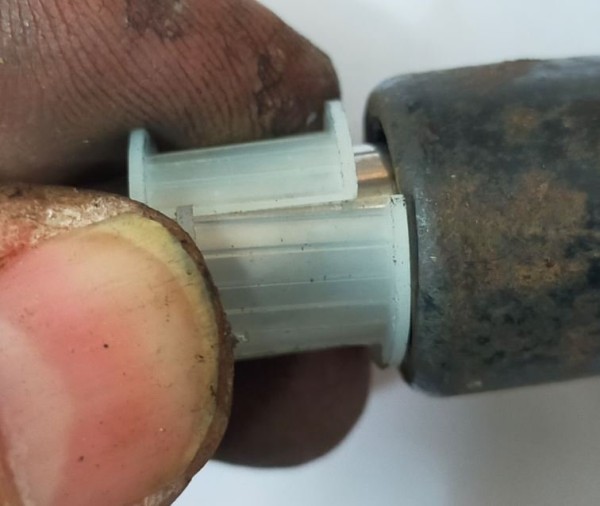 Capture 07.JPG (45.29 Kio) Vu 2193 fois Je profite de l'ouverture pour glisser un côté.