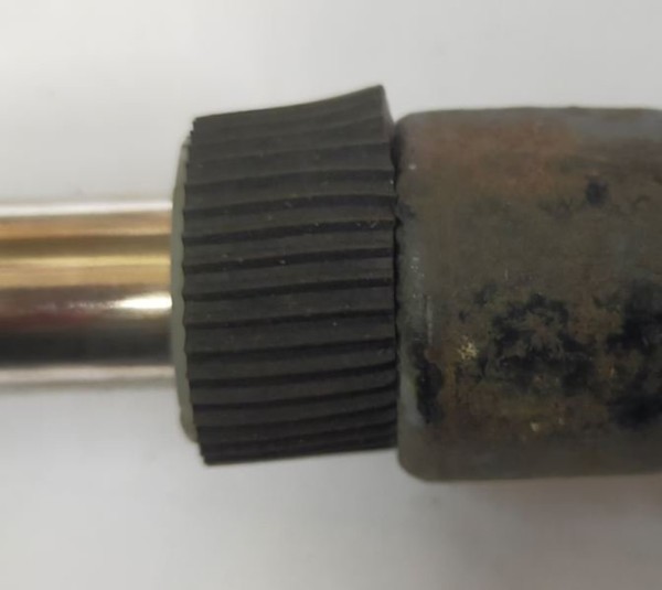 Capture 10.JPG (24.87 Kio) Vu 2193 fois puis je glisse la partie souple sur la bague nylon