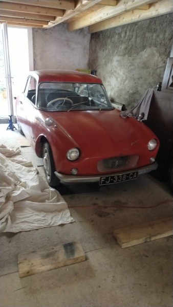 WhatsApp Image 2024-06-12 à 12.31.33_33775030.jpg (103.37 Kio) Vu 3499 fois Sous la bache derrière ma 2CV se cachait sa Bijou