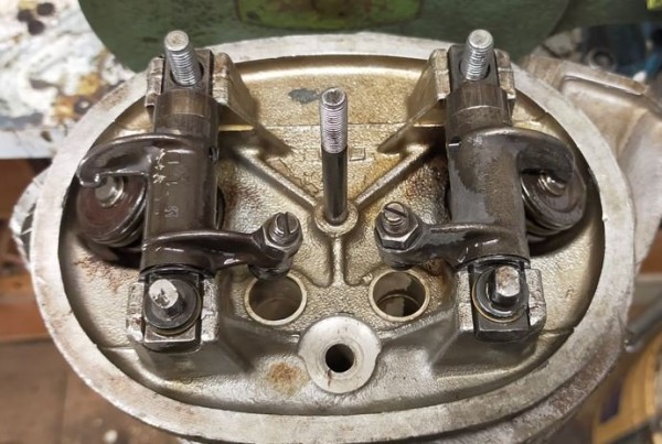 Capture 92.JPG (80.24 Kio) Vu 8829 fois montage des culbuteurs