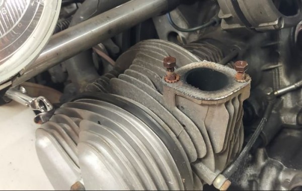 Capture 95.JPG (57.41 Kio) Vu 4997 fois sortie de la pipe d'échappement (coté droit uniquement)