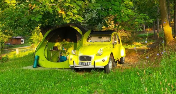 Bien arrivé au camping. beau temps, belle piscine, le camping est à moitié vide. Ils ont eu de la pluie jusqu'à Dimanche.