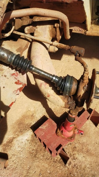 WhatsApp Image 2024-11-20 à 10.48.21_3ae929c3.jpg (206.23 Kio) Vu 8732 fois et voici le soufflet neuf en place.