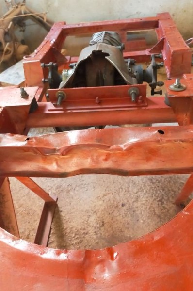 Capture 189.JPG (71.5 Kio) Vu 3464 fois comme vous le voyer, la traverse et bien cabossée et carter de la boite est cassée.