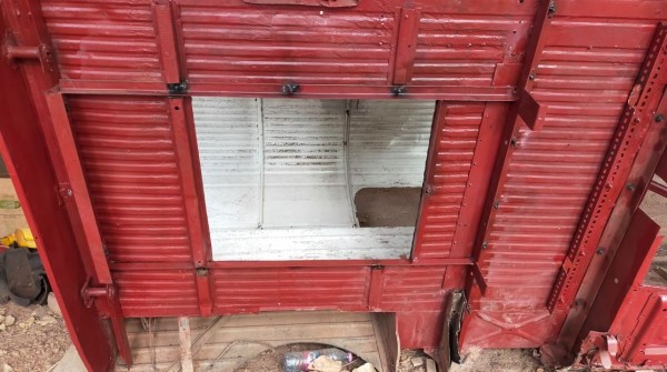 Capture 303.JPG (143.64 Kio) Vu 4472 fois Toutes les boulons de fixation du planché ont été passé au taraud, et filières puis graissé.