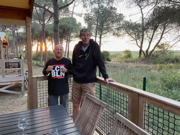 IMG_8463.jpg (186.21 Kio) Vu 832 fois apéro au cottage de Gérard