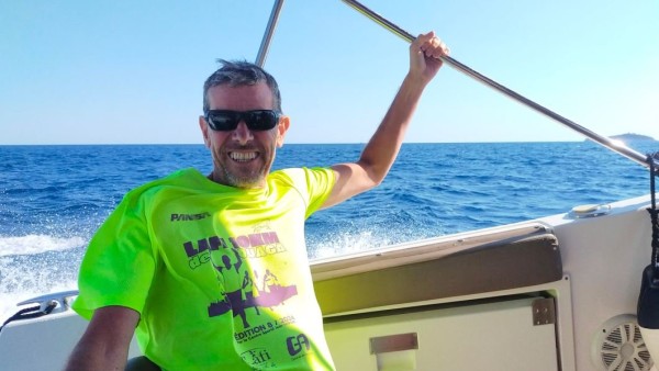 Capture 041.JPG (96.54 Kio) Vu 1481 fois A Dubrovnik, ça été après midi détente en bateau pour visiter les grottes bleu et vertes.