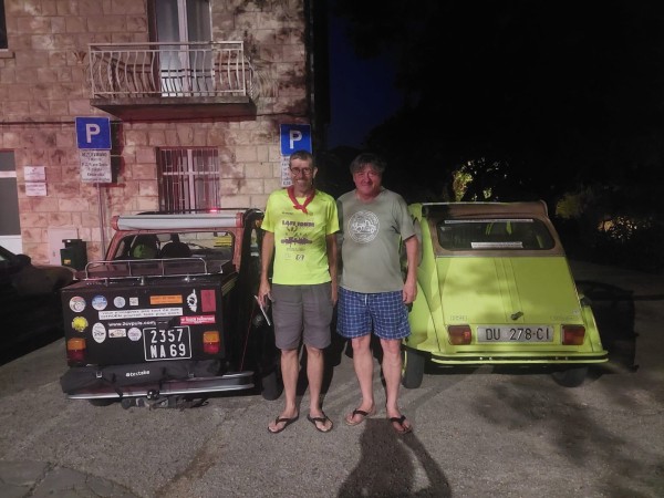 WhatsApp Image 2025-07-01 à 17.01.12_a162ffb5.jpg (289.07 Kio) Vu 1456 fois Photo d'hier soir avec Pepo