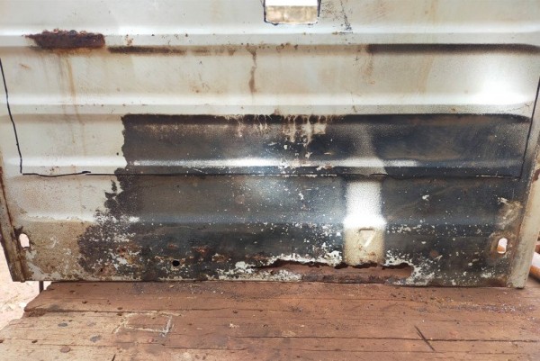 Capture d’écran 2026-01-23 163745.jpg (118.04 Kio) Vu 223 fois J'ai redressé le bas de la porte, et ménagé une petite ouverture provision pour que le bouchons ne gène pas la mise en place.