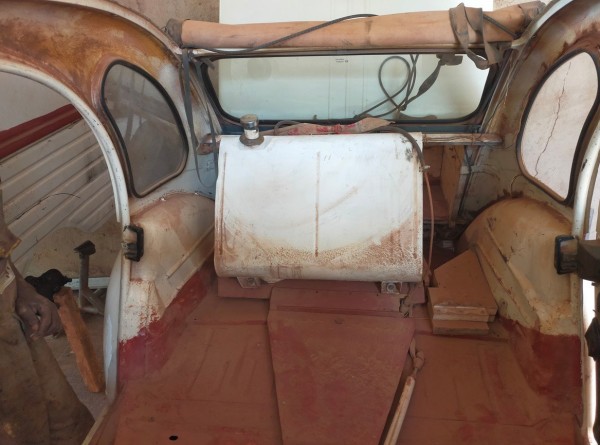 Je vais en profiter pour bien nettoyer tout l'habitacle.