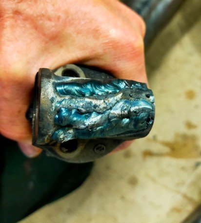 et 2 sur le bras droit