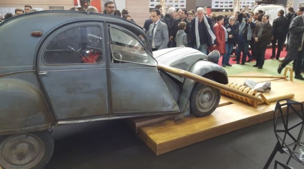Retromobile 8.JPG (53.99 Kio) Vu 2204 fois la dernière voiture sur terre